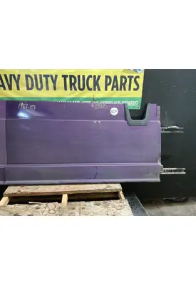 FREIGHTLINER Cascadia 125 Side Fairing