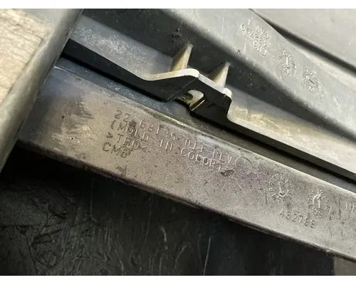 FREIGHTLINER Cascadia 125 Side Fairing