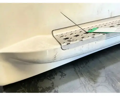 FREIGHTLINER Cascadia 125 Side Fairing