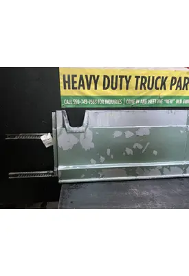 FREIGHTLINER Cascadia 125 Side Fairing