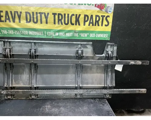 FREIGHTLINER Cascadia 125 Side Fairing