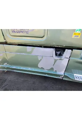 FREIGHTLINER Cascadia 125 Side Fairing