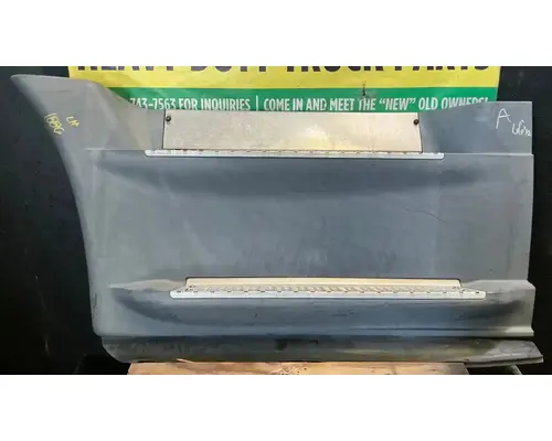 FREIGHTLINER Cascadia 125 Side Fairing