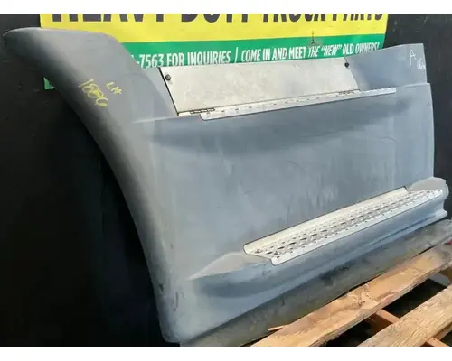 FREIGHTLINER Cascadia 125 Side Fairing