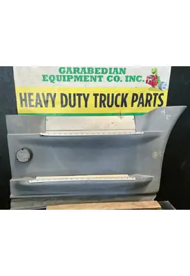 FREIGHTLINER Cascadia 125 Side Fairing