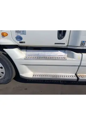 FREIGHTLINER Cascadia 125 Side Fairing