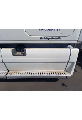 FREIGHTLINER Cascadia 125 Side Fairing