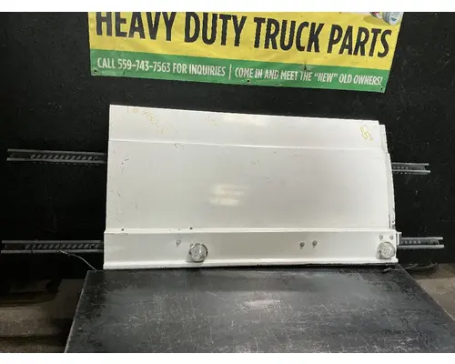 FREIGHTLINER Cascadia 125 Side Fairing