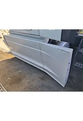 FREIGHTLINER Cascadia 125 Side Fairing