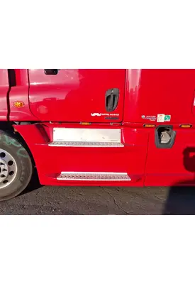 FREIGHTLINER Cascadia 125 Side Fairing