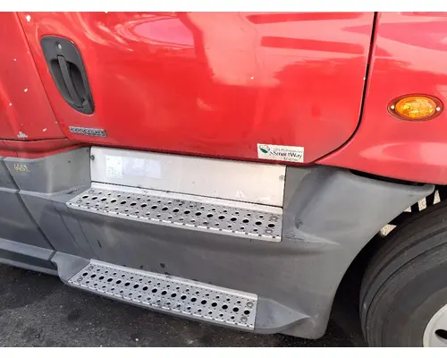 FREIGHTLINER Cascadia 125 Side Fairing