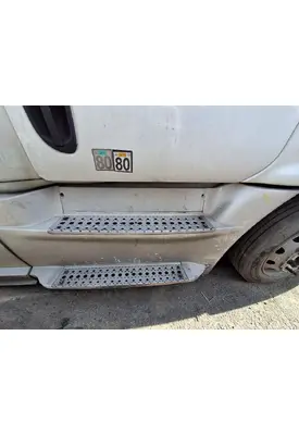 FREIGHTLINER Cascadia 125 Side Fairing