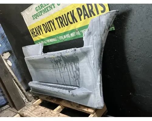 FREIGHTLINER Cascadia 125 Side Fairing