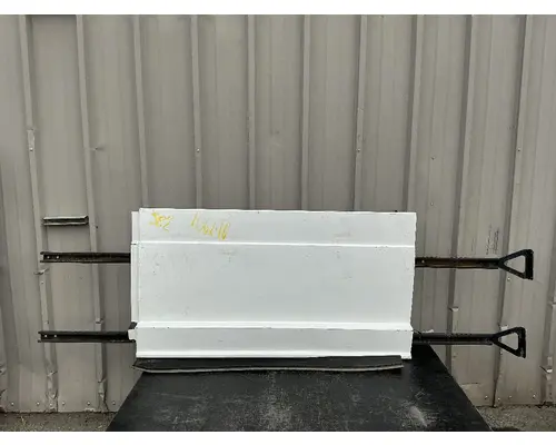 FREIGHTLINER Cascadia 125 Side Fairing