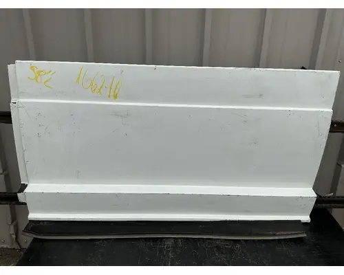 FREIGHTLINER Cascadia 125 Side Fairing