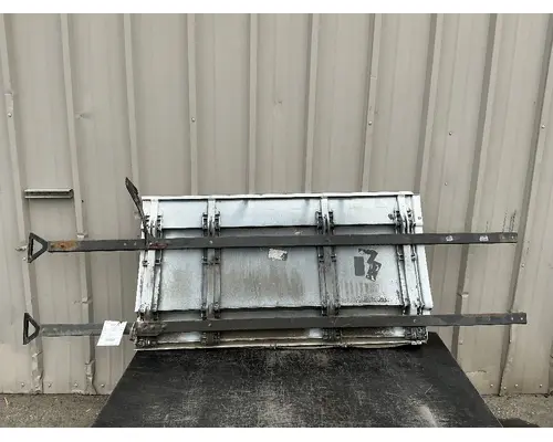 FREIGHTLINER Cascadia 125 Side Fairing