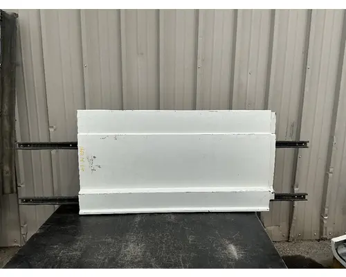 FREIGHTLINER Cascadia 125 Side Fairing