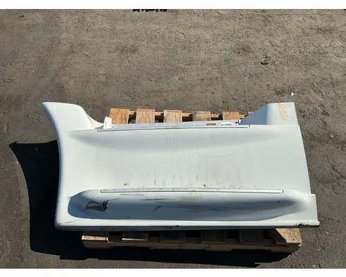 FREIGHTLINER Cascadia 125 Side Fairing