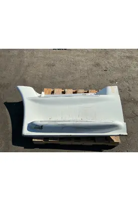 FREIGHTLINER Cascadia 125 Side Fairing