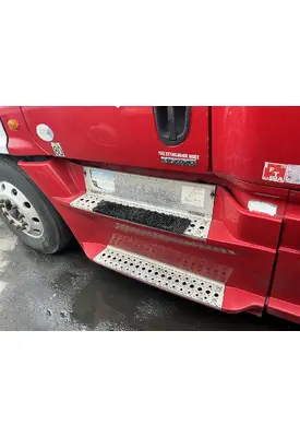 FREIGHTLINER Cascadia 125 Side Fairing