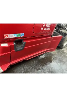 FREIGHTLINER Cascadia 125 Side Fairing