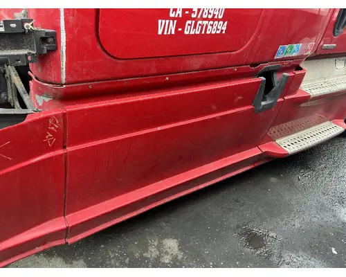 FREIGHTLINER Cascadia 125 Side Fairing