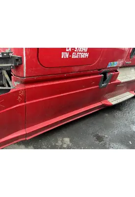 FREIGHTLINER Cascadia 125 Side Fairing