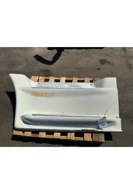 FREIGHTLINER Cascadia 125 Side Fairing