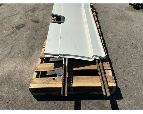 FREIGHTLINER Cascadia 125 Side Fairing
