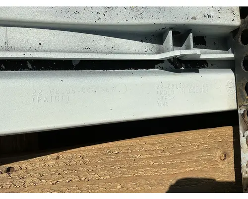 FREIGHTLINER Cascadia 125 Side Fairing