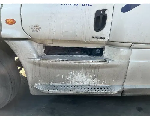 FREIGHTLINER Cascadia 125 Side Fairing