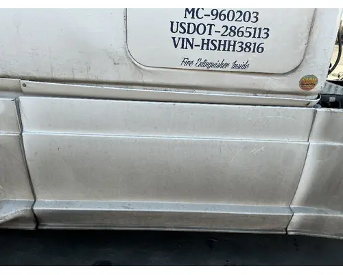 FREIGHTLINER Cascadia 125 Side Fairing