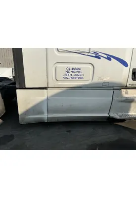 FREIGHTLINER Cascadia 125 Side Fairing