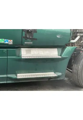 FREIGHTLINER Cascadia 125 Side Fairing