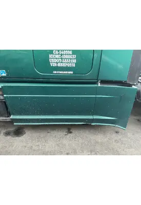 FREIGHTLINER Cascadia 125 Side Fairing