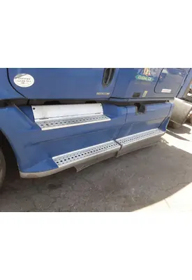 FREIGHTLINER Cascadia 125 Side Fairing