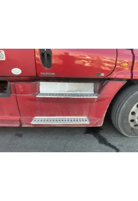 FREIGHTLINER Cascadia 125 Side Fairing