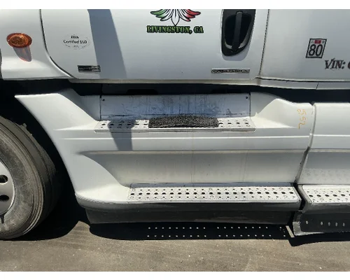 FREIGHTLINER Cascadia 125 Side Fairing