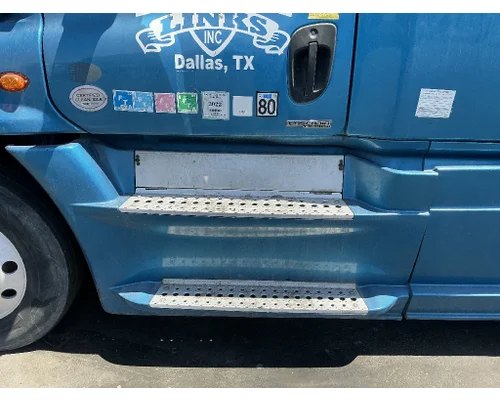 FREIGHTLINER Cascadia 125 Side Fairing