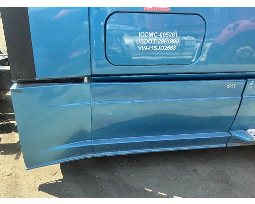 FREIGHTLINER Cascadia 125 Side Fairing