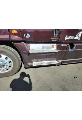 FREIGHTLINER Cascadia 125 Side Fairing