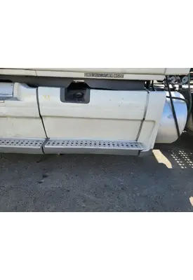 FREIGHTLINER Cascadia 125 Side Fairing