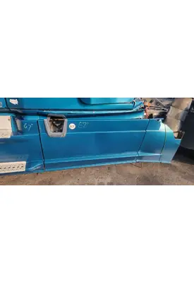 FREIGHTLINER Cascadia 125 Side Fairing