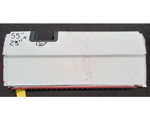 FREIGHTLINER Cascadia 125 Side Fairing