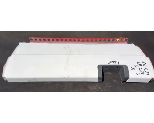 FREIGHTLINER Cascadia 125 Side Fairing