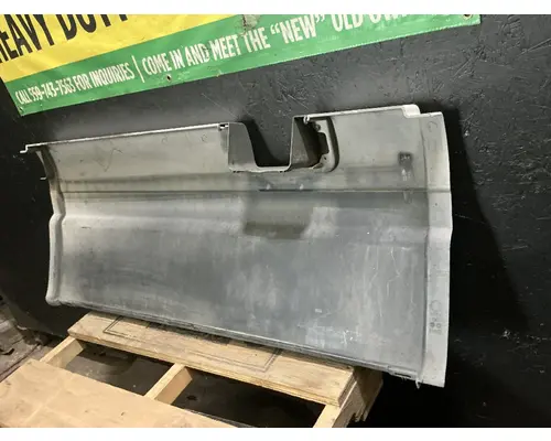 FREIGHTLINER Cascadia 125 Side Fairing