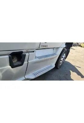 FREIGHTLINER Cascadia 125 Side Fairing