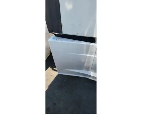 FREIGHTLINER Cascadia 125 Side Fairing
