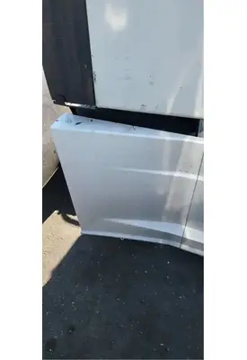 FREIGHTLINER Cascadia 125 Side Fairing