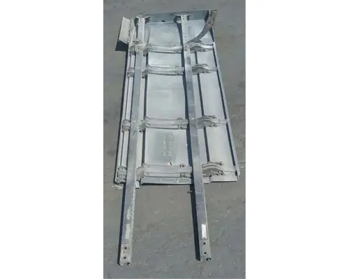 FREIGHTLINER Cascadia 125 Side Fairing